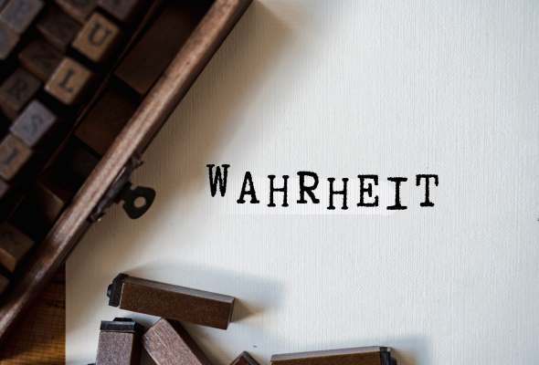 Alter Schreibmaschinen Text zur Wahrheit über Business aufbauen mit Job
